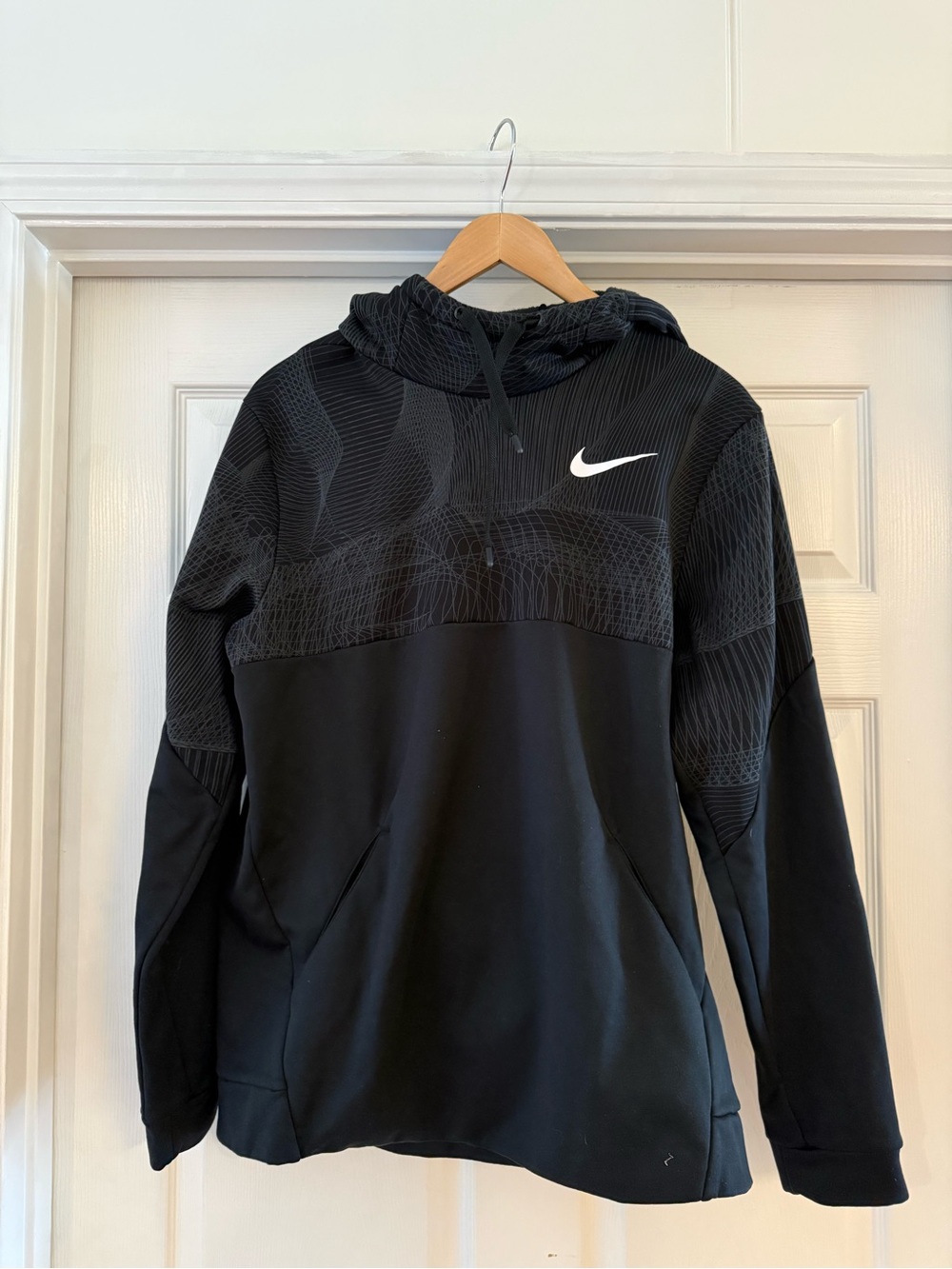 Nike Black Hooded Pullover with Subtle Textured Panels